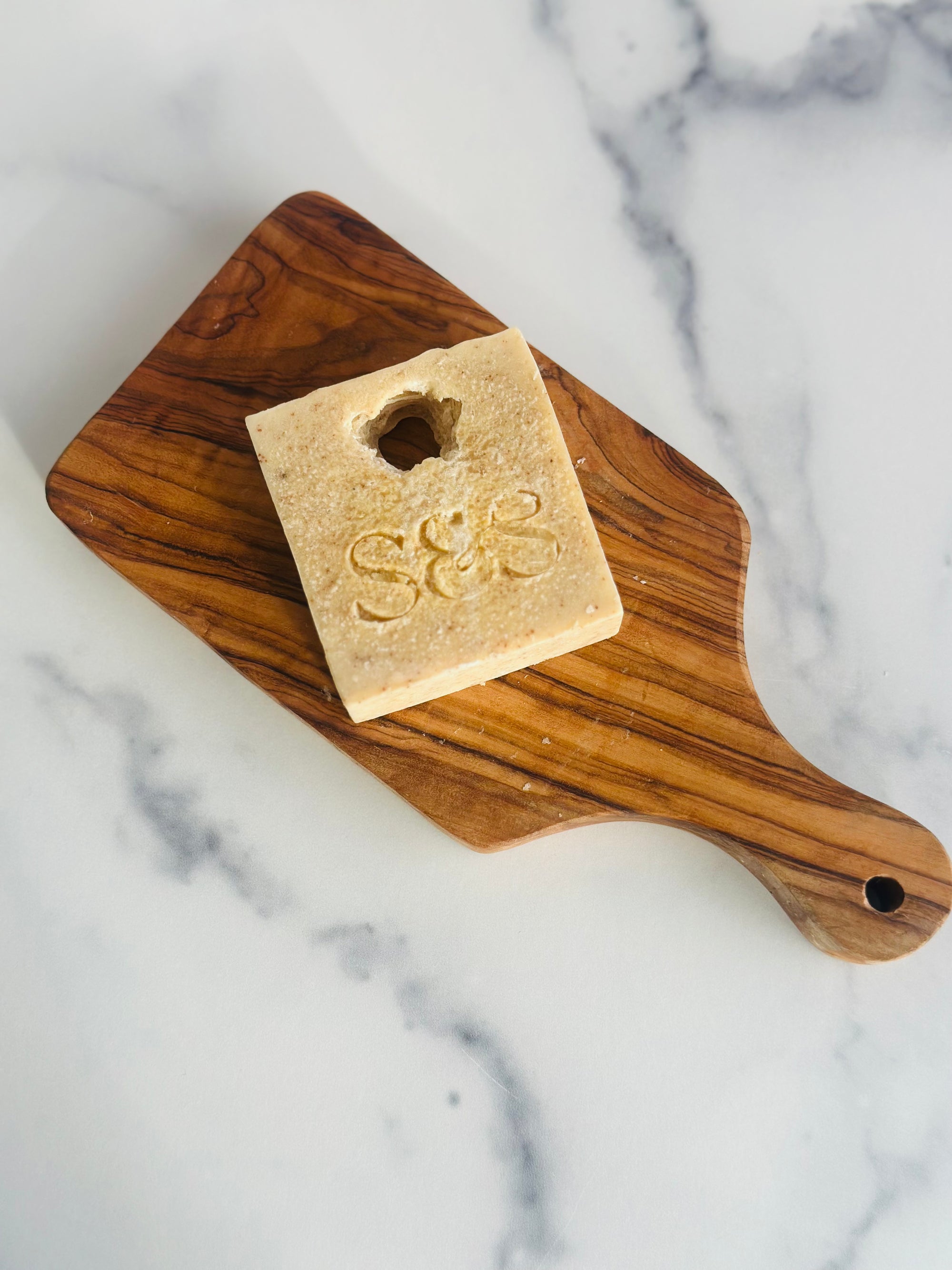 White Tea   & Walnut Exfoliant Moisturizing Cream Bar Soap