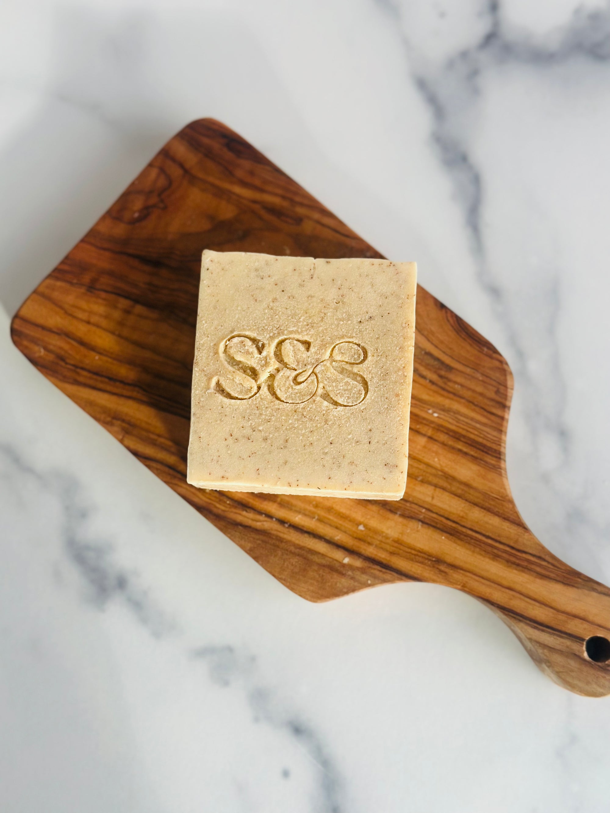 White Tea   & Walnut Exfoliant Moisturizing Cream Bar Soap