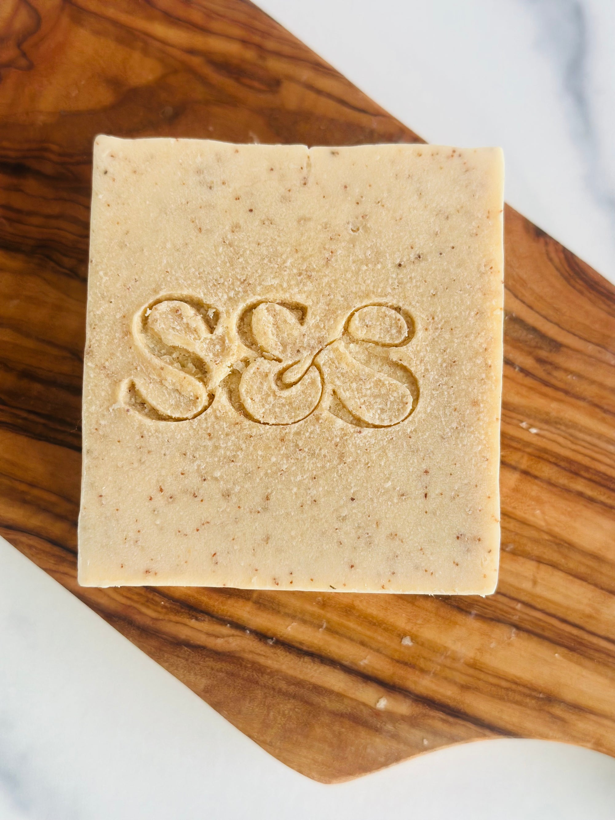 White Tea   & Walnut Exfoliant Moisturizing Cream Bar Soap