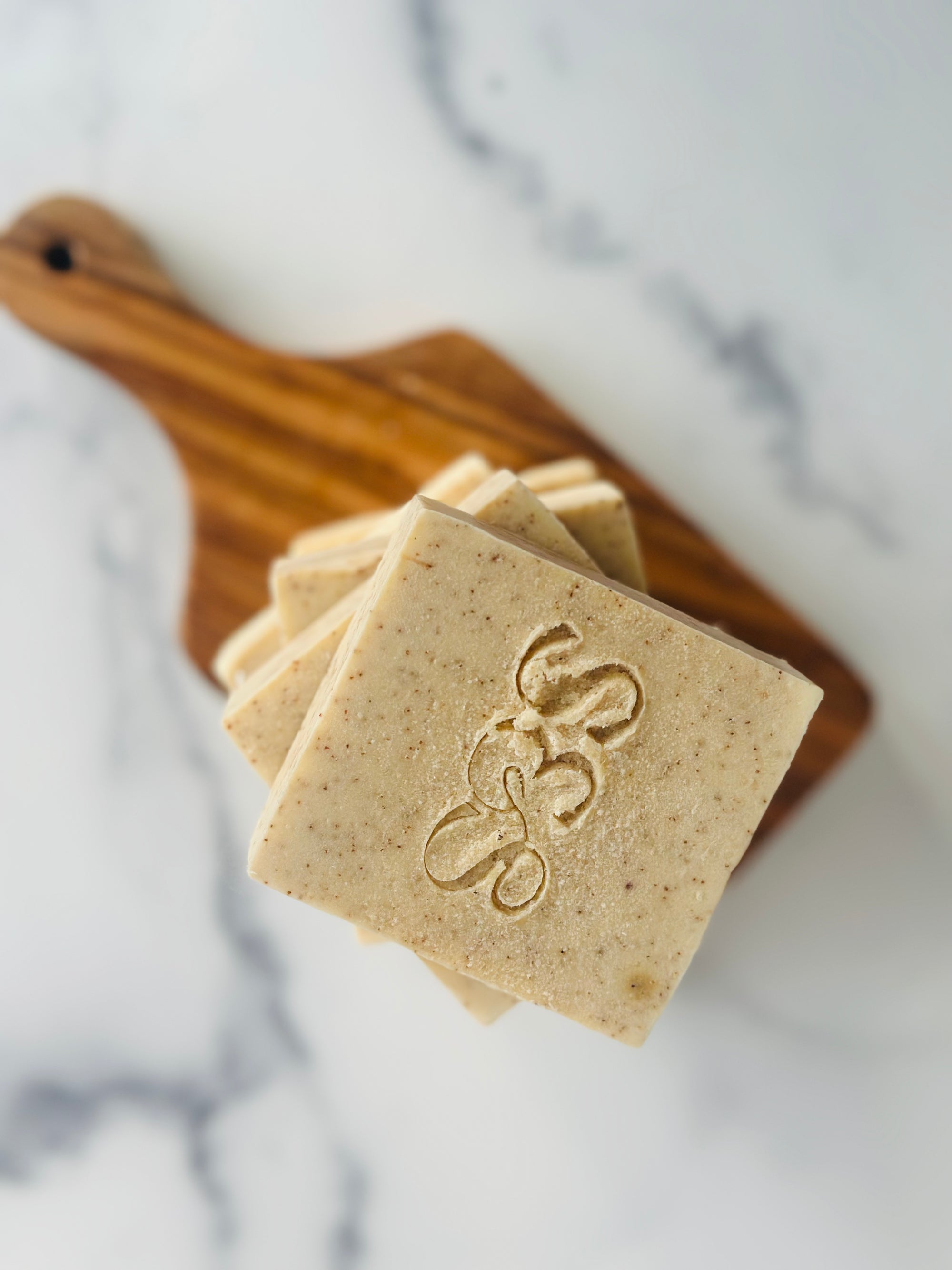 White Tea   & Walnut Exfoliant Moisturizing Cream Bar Soap