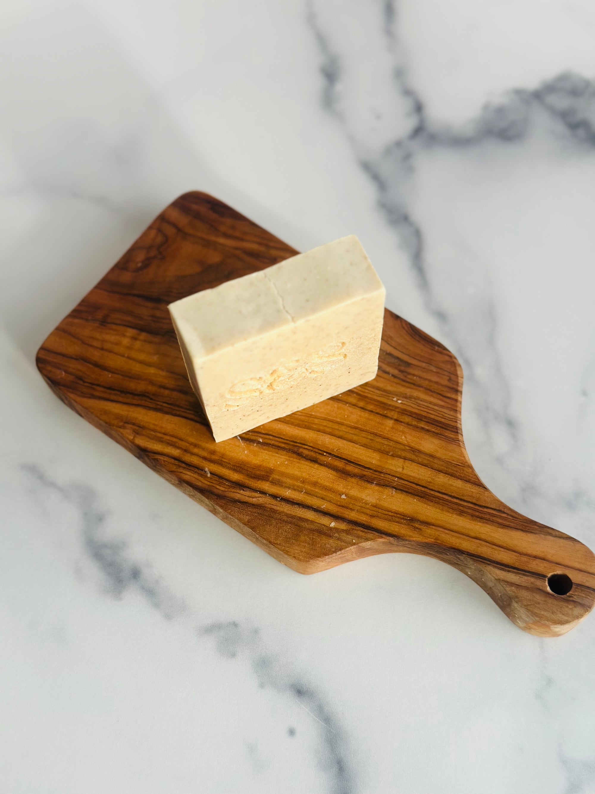 White Tea   & Walnut Exfoliant Moisturizing Cream Bar Soap